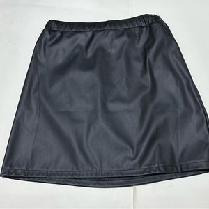 Girls Black Faux leather skirt